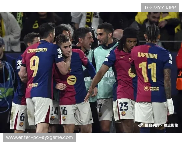 多特边路传中为前锋创造空档：空档背后的攻防艺术