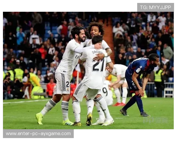 利物浦主场迎战皇马,阿诺德替补席枕戈待旦。,利物浦阿诺德集锦 利物浦主场迎战皇马,阿诺德替补席枕戈待旦。,利物浦阿诺德集锦